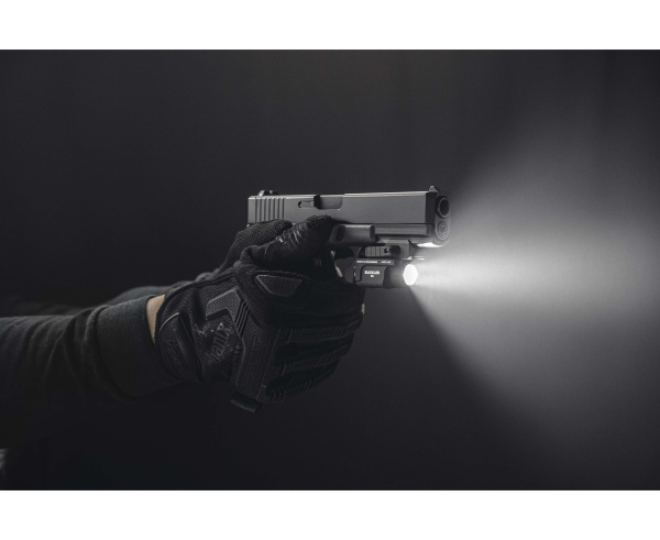 Фонарь ArmyTek Buckler M1 (Black / Холодный; 700Lm)
